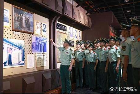 解放军官兵在战位上送节日祝福 坚守岗位续写荣光