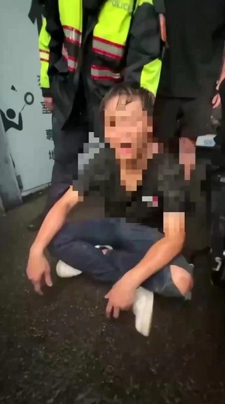 台湾男子因缺钱买毒品抢劫金店 毒瘾驱使犯罪