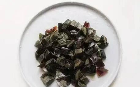 早上20分钟搞定早餐，皮蛋瘦肉粥省钱又好吃，家人抢着喝