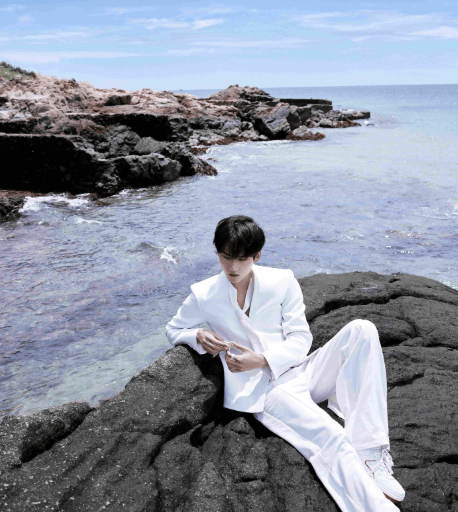 周柯宇作念了我最想对陈妍希作念的事 18场吻戏的情愫舆图