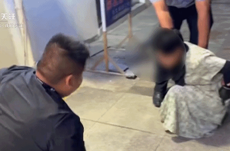 男子捡银行卡2次试出密码疯狂盗刷 男扮女装取款被抓