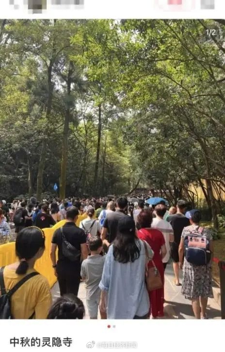 网友称在长城3分钟走2步，各地景点开启“人从众”模式