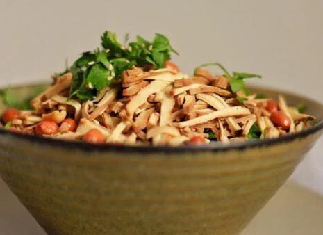 扬州烫干丝有多绝？10分钟做道地道美食，你也能成大厨！