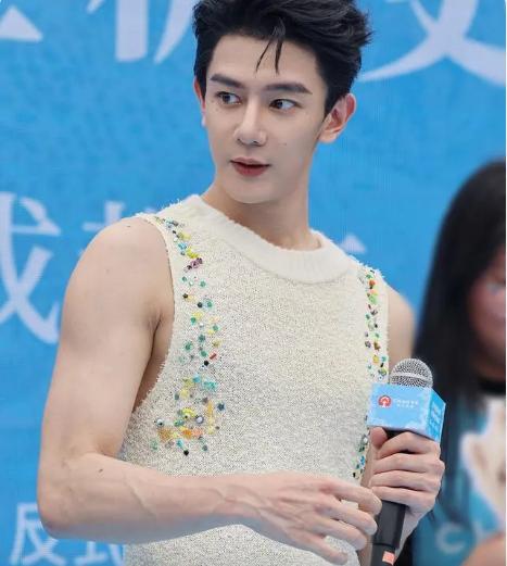 夏之光把霸王茶姬说成茶王霸姬同门师兄弟这下子真是殊途同归