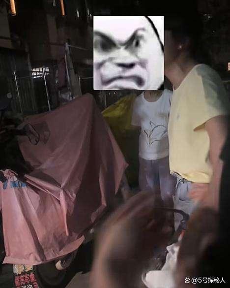 民警硬核回懟霸占電動車位女子：沒法交流