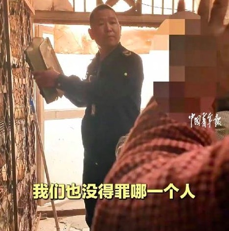 菜市场商户被检查：整个菜市场都是这样，天下乌鸦一般黑