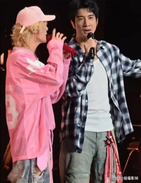 在『王力宏』演唱会被『鹿晗』认出来了 追星闭环完美呈现