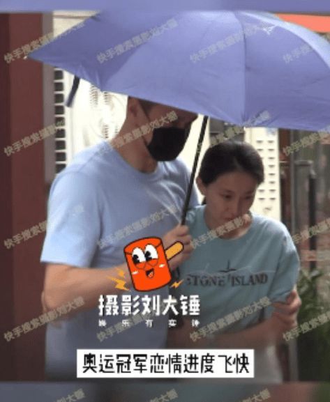 孙杨张豆豆疑似回老家见家长 女方无名指戴婚戒