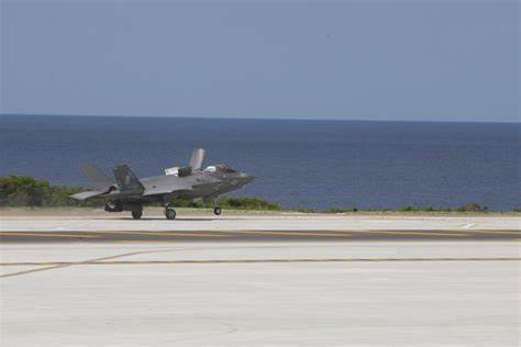 在“远征前进基地作战”(EABO)作战概念中，F-35B战斗机扮演重要角色。