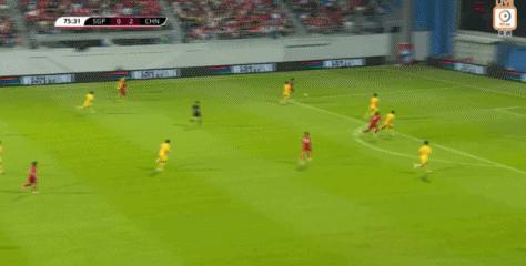 中国男足2-1新加坡 客场胜利延续不败纪录