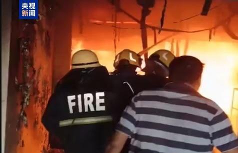 印度一建筑起火至少17人死亡