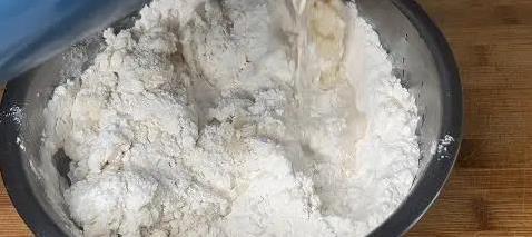 7块钱烫面饼不够吃，自己做金黄多层，香到邻居敲门？