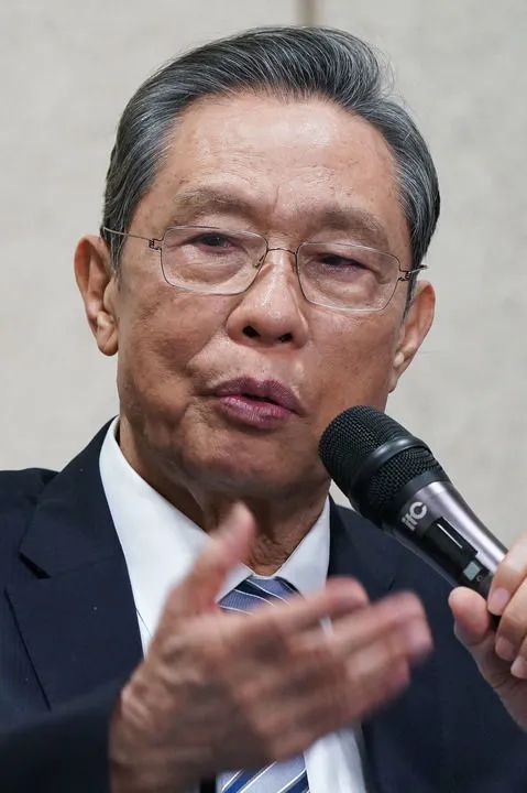钟南山:今年倡导就地过年可能性小,得了奥密克戎相当于接种疫苗 