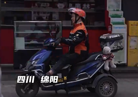 残疾外卖员一个月赔了500多块：不能跟正常人比，我有我的价值
