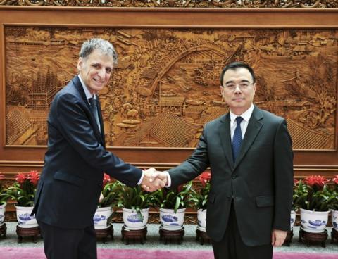 刘彬会见以色列新任驻华大使：武力无法带来持久和平 对话谈判为正道