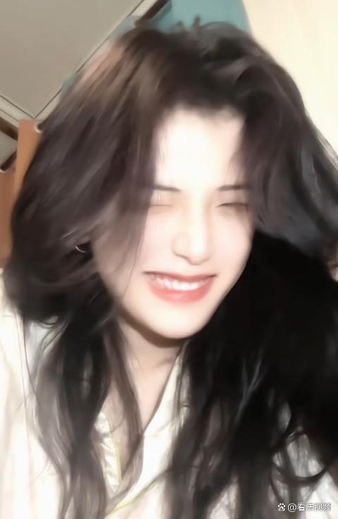 网红情人节被男友杀害 年仅21岁 父亲更新女儿账号缅怀