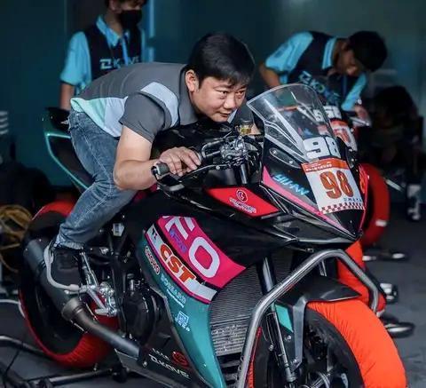 张雪称以前挺喜欢雷军的