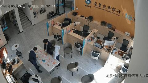 孩子撕碎4100元现金 银行5小时拼回 硬核打工人获赞