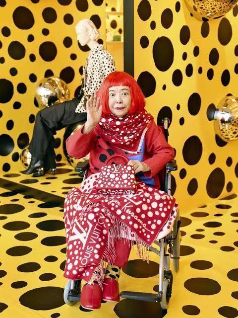 日本艺术家草间弥生牺牲,享年97岁 波点女王的外传东说念主生
