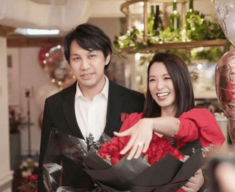 港媒曝TVB女星陈炜正式登记结婚 去年获男友求婚