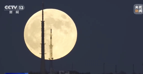 XXXL月亮来了!本年度最大的“超级月亮”