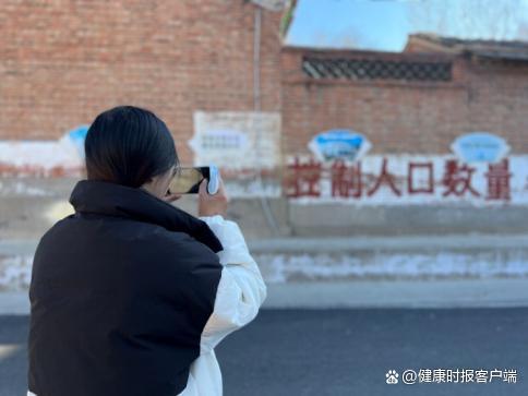 专家称计划生育宣传语应及时清理，与现行政策严重不符