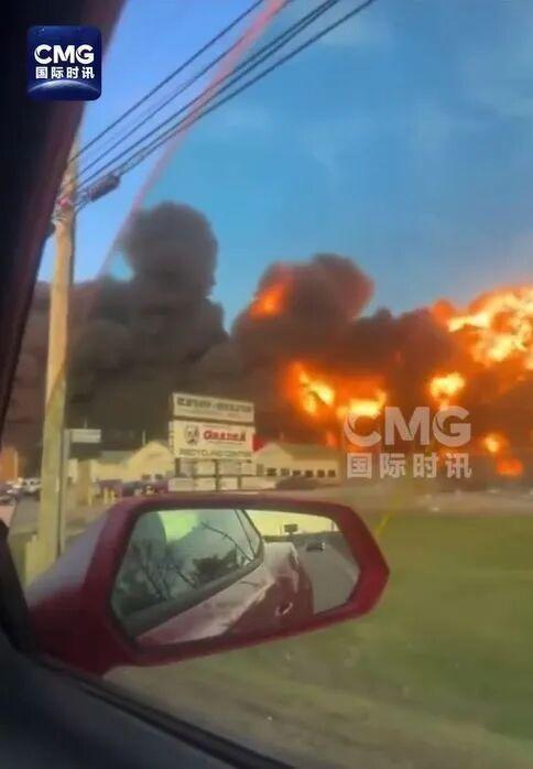 美坠机引发大火形成近1.6公里火带 现场极其危险