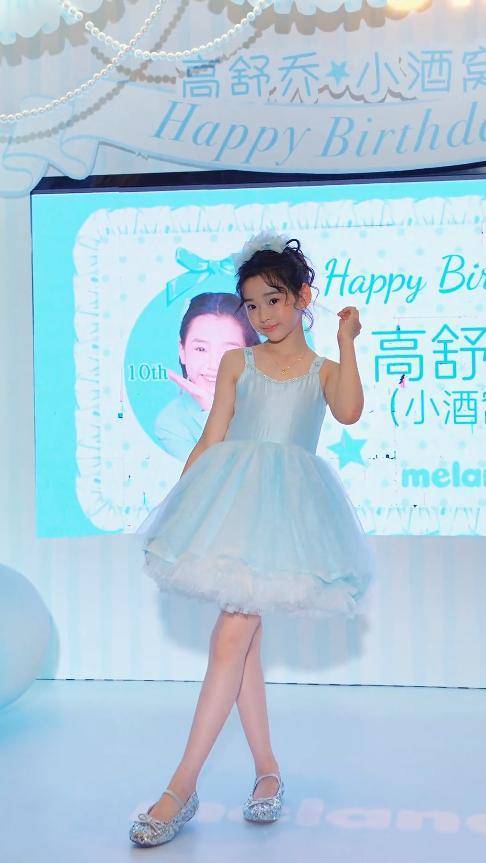 小酒窝另一个青梅竹马佟大为儿子 低调守护真亲情