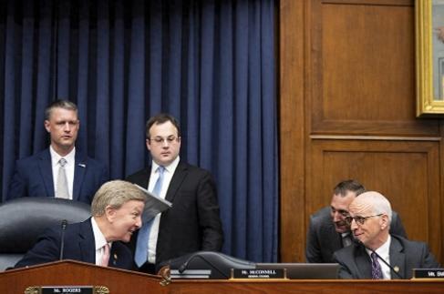 美议员称不应该六七年才访华一次 重启高层对话