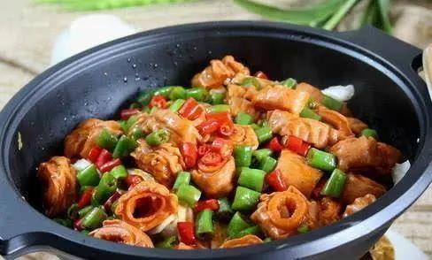 红烧猪尾，干锅肥肠，爆炒猪腰，酸菜粉丝煲
