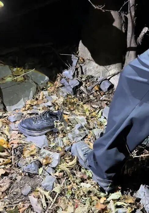 南太行失联男子家属跪谢救援人员 40余天搜寻终落幕