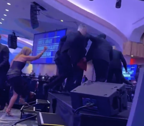 发生枪击美国卫生部长抛下妻子逃走 特工能可能也没想到要保护她