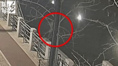 男子为情所困深夜跳河后获救