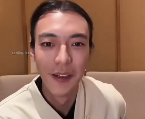 有时候真的会被现在的网友笑晕过去！卜凡直播被贴脸开大