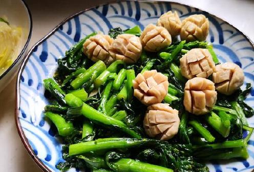 广东一家四口的周末午餐，荤素搭配好吃又好做，家人爱吃绝不浪费