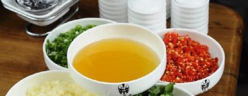 冬天炖羊肉，用料不要太复杂！大厨：只用“3料”，羊汤不腥不膻