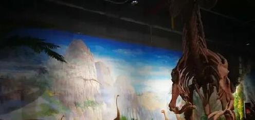 我们正在吃恐龙？据研究表明：现在的鸡鸭鹅，其实都是恐龙的后裔