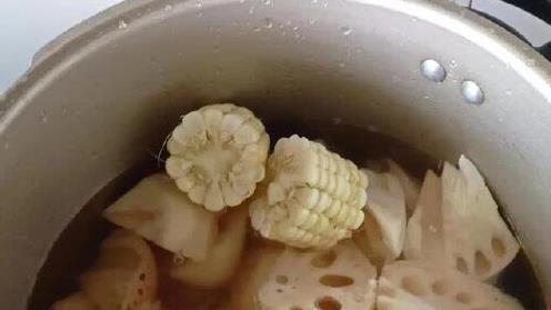 一碗排骨藕汤，足以温暖湖北游子的心