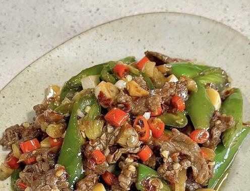辣味十足，牛肉鲜嫩！揭秘辣椒炒牛肉的完美烹饪技巧与美味秘诀