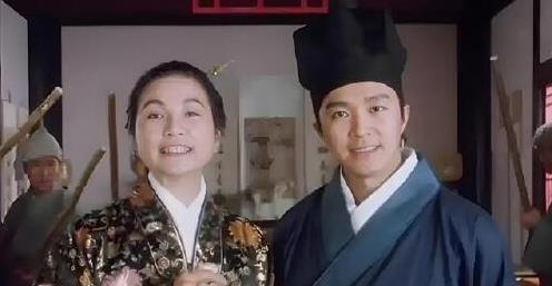 周星驰：从贫民区到喜剧之王，他用努力书写了传奇人生！