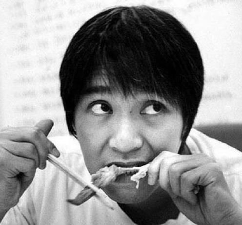 周星驰：从贫民区到喜剧之王，他用努力书写了传奇人生！