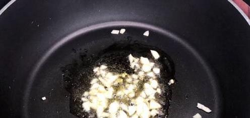 广东人都爱炒蔬菜！如何轻松做出香脆美味，健康又去油腻？