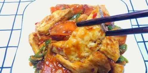 一块豆腐混鸡蛋，15分钟出锅香，红烧肉都不换