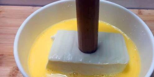 一块豆腐混鸡蛋，15分钟出锅香，红烧肉都不换