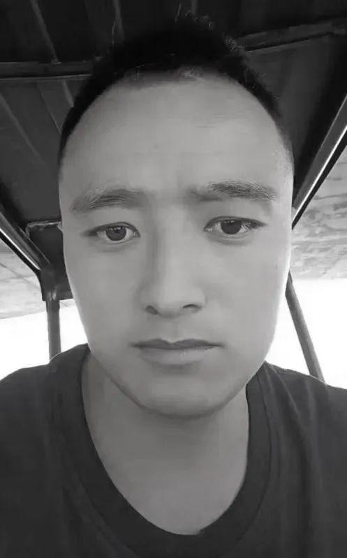 34岁男子为救男童牺牲 英雄托举生命