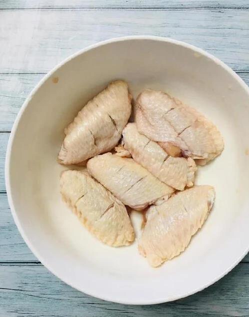 鸡翅别再买！家做香酥炸翅成本仅20元，抢空秘诀是什么？