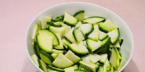 山东婆婆教我腌萝卜，4小时出锅脆到爆，吃一次全家抢光