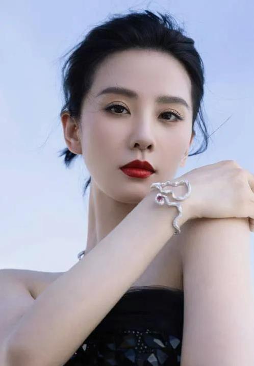 从芭蕾少女到古装女王，刘诗诗凭啥火了20年？