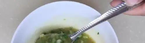 一把葱一斤面不揉面，做出软香饼，凉一周还好吃？