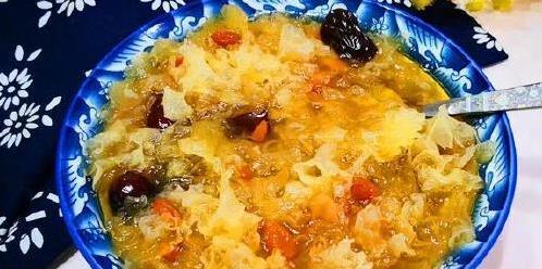 银耳羹总不出胶？大厨教我3个诀窍，30分钟做出饭店味